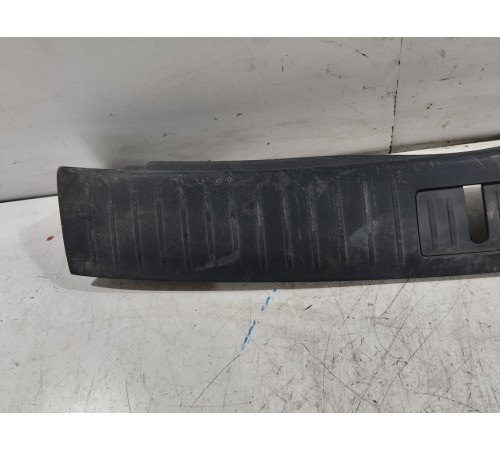 Обшивка задней панели багажника