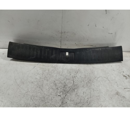 Обшивка задней панели багажника