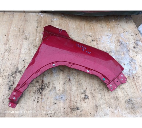 Крыло переднее правое