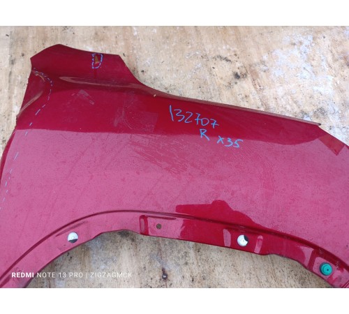 Крыло переднее правое