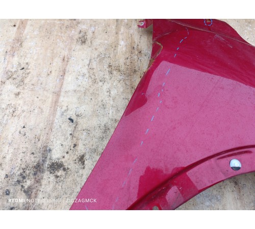 Крыло переднее правое