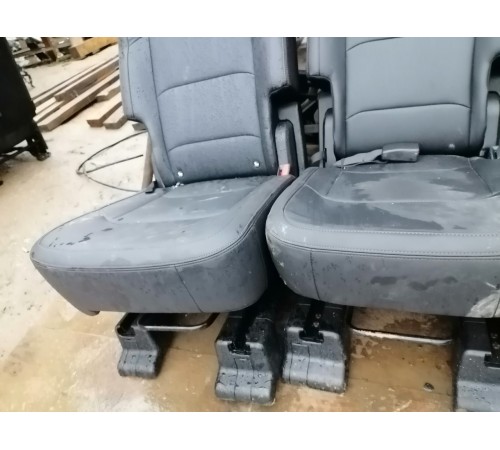 Сиденье второго ряда