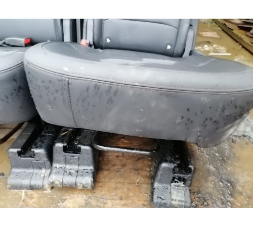 Сиденье второго ряда