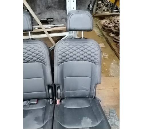 Сиденье второго ряда