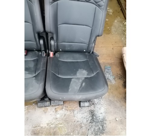 Сиденье второго ряда