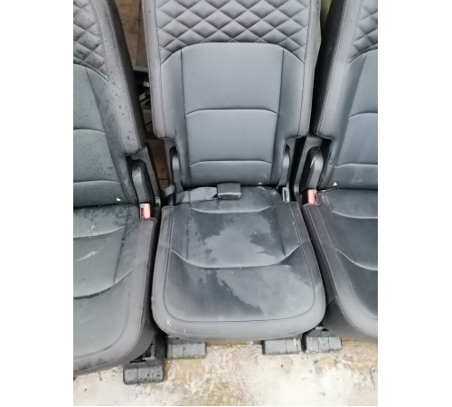 Сиденье второго ряда