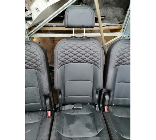 Сиденье второго ряда