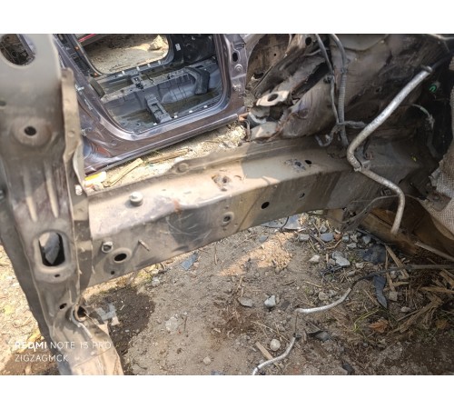 Стрела переднего правого лонжерона