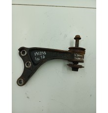 Кронштейн крепление переднего редуктора