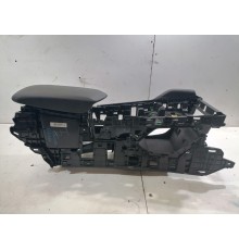 Центральная консоль с подлокотником