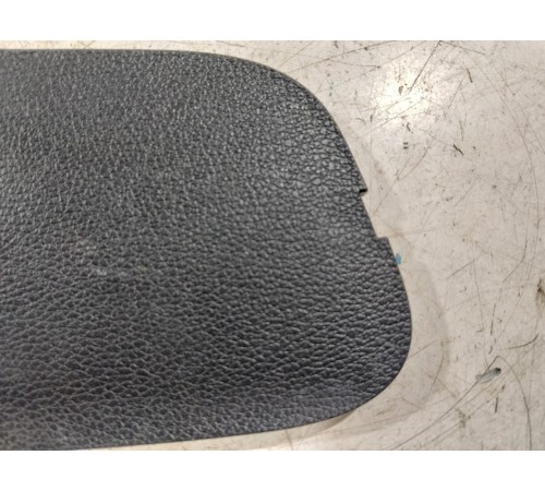 Заглушка обшивки крышки багажника правая