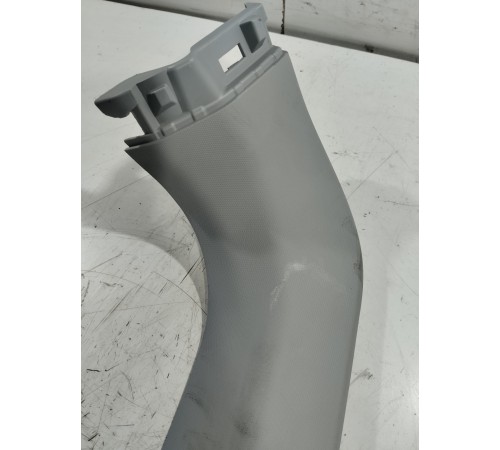 Обшивка крышки багажника левая верхняя