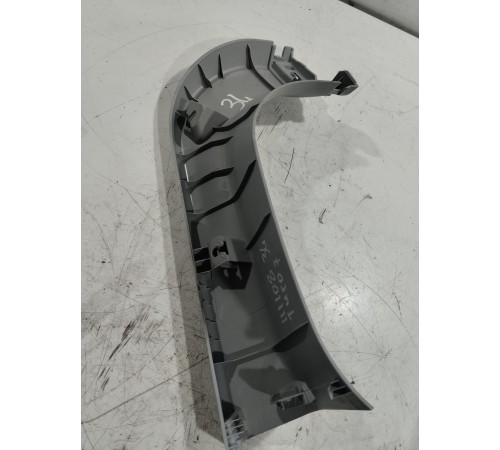 Обшивка крышки багажника левая верхняя