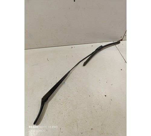 Поводок стеклоочистителя (правый)