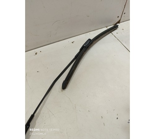Поводок стеклоочистителя (правый)