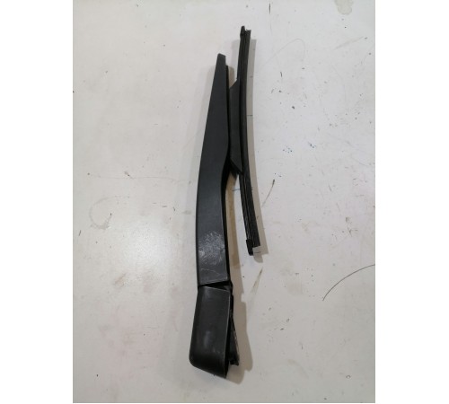 Поводок стеклоочистителя задний