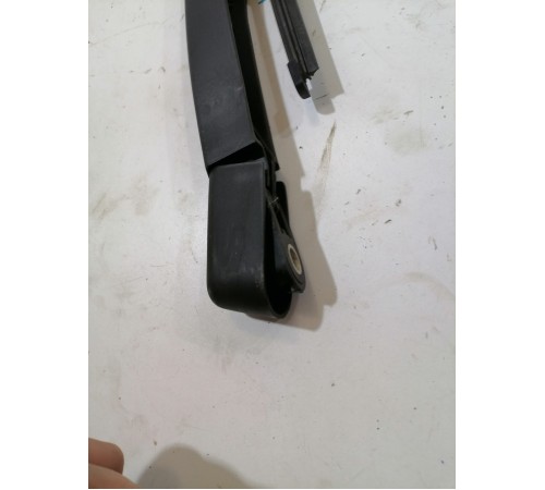 Поводок стеклоочистителя задний