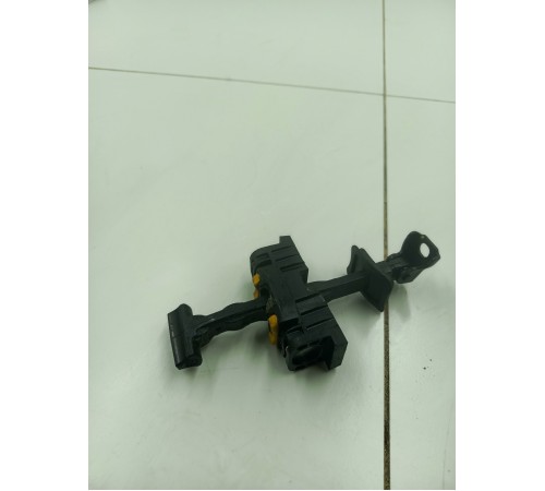 Ограничитель двери задний левый