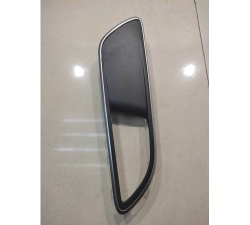 Накладка обшивки двери(передняя правая)