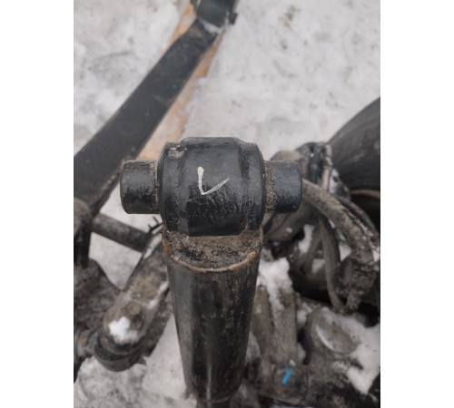 Амортизатор передний левый