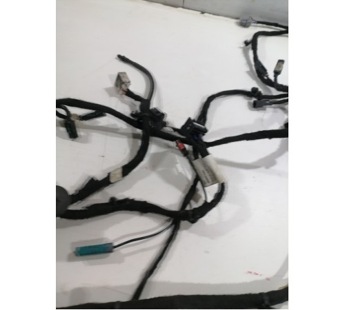 Электропроводка двери крышки багажника