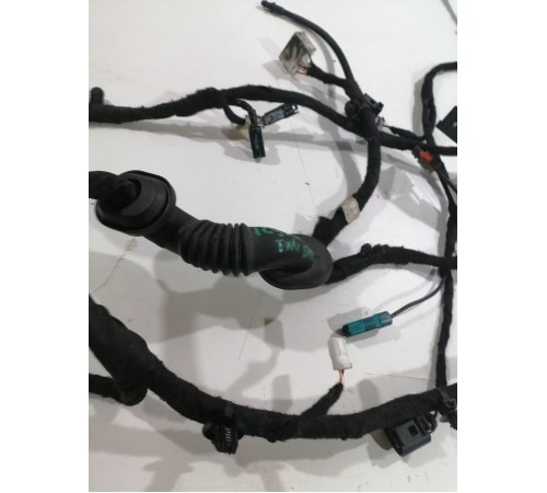 Электропроводка двери крышки багажника