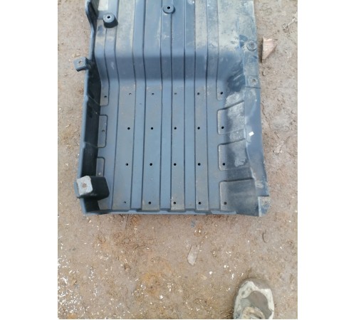 Защита антигравийная правая