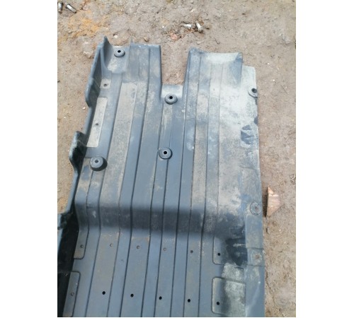 Защита антигравийная правая