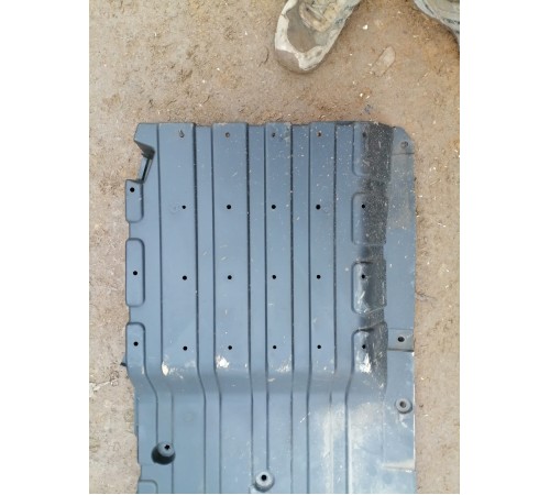 Защита антигравийная правая