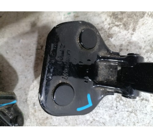 Петля крышки багажника 2шт