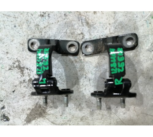 Петля крышки багажника 2шт