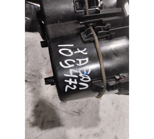 Подстаканник центральной консоли