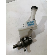 Главный тормозной цилиндр с бачком