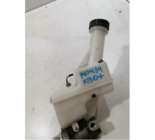 Главный тормозной цилиндр с бачком