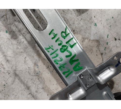 Стеклоподъемник двери передний правый