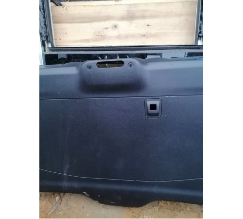 Обшивка крышки багажника