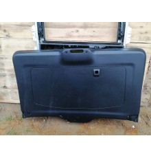 Обшивка крышки багажника