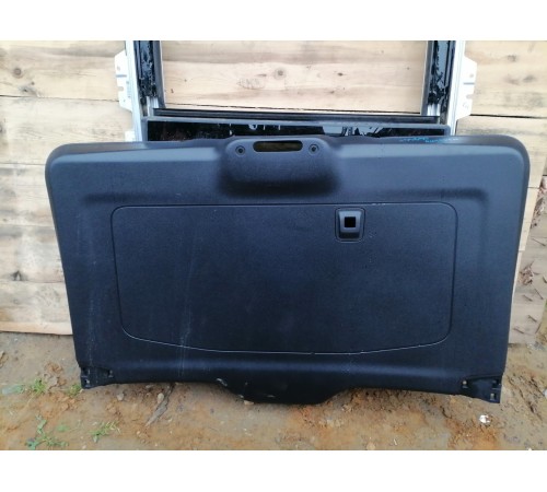 Обшивка крышки багажника