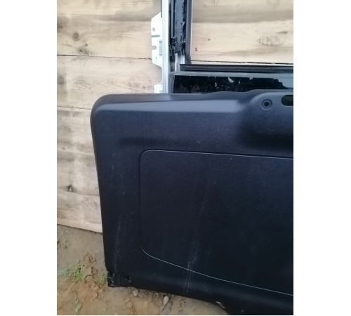 Обшивка крышки багажника