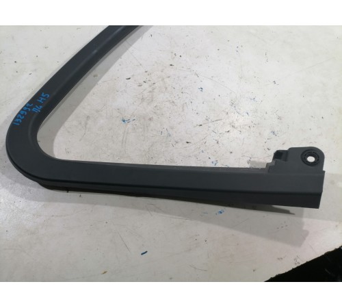 Накладка двери передняя левая