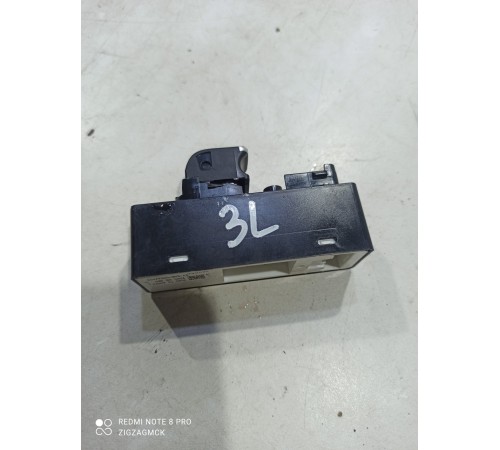 Кнопка стеклоподъемника (задняя левая)