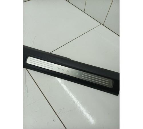 Накладка порога передняя левая