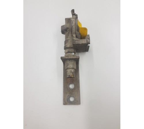 Клапан кран тормозной системы левый