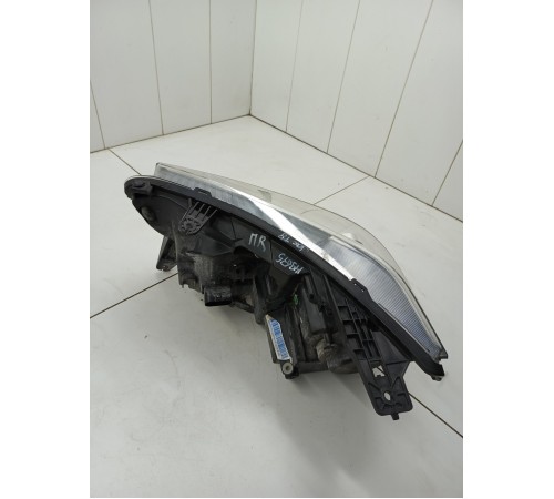 Фара передняя правая