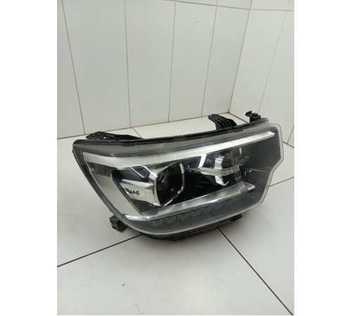 Фара передняя правая