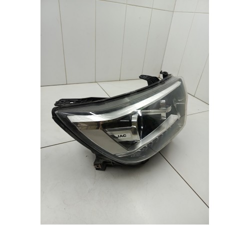 Фара передняя правая