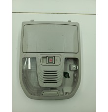 Плафон внутреннего освещения салона передний