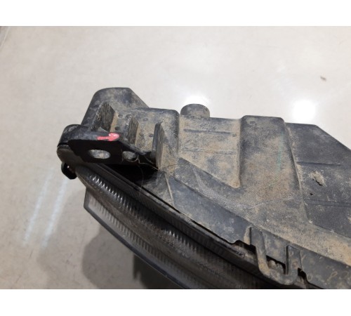 Фара противотуманная (передняя правая)