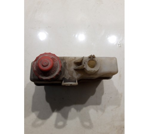 Бачок главного цилиндра сцепления