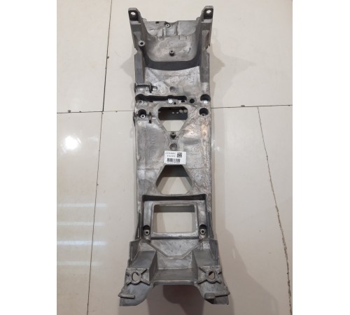 Кронштейн центральной консоли